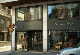 Remodelació de les botigues Massimo Dutti d'acord al nou disseny de la firma